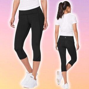 LULULEMON Breezy Dot Crop 19" Size 2 Black